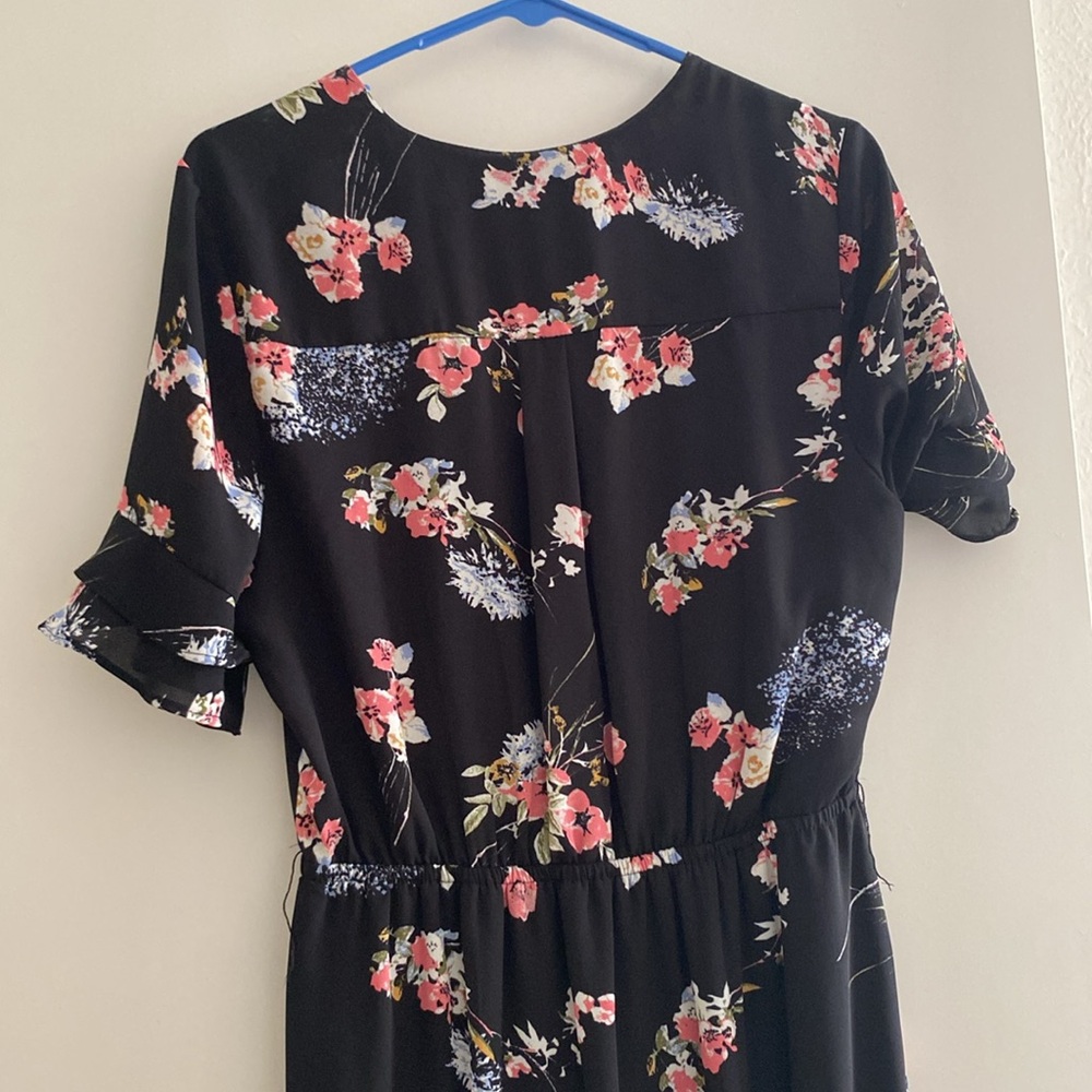 Women’s dress - Picture 4 of 4